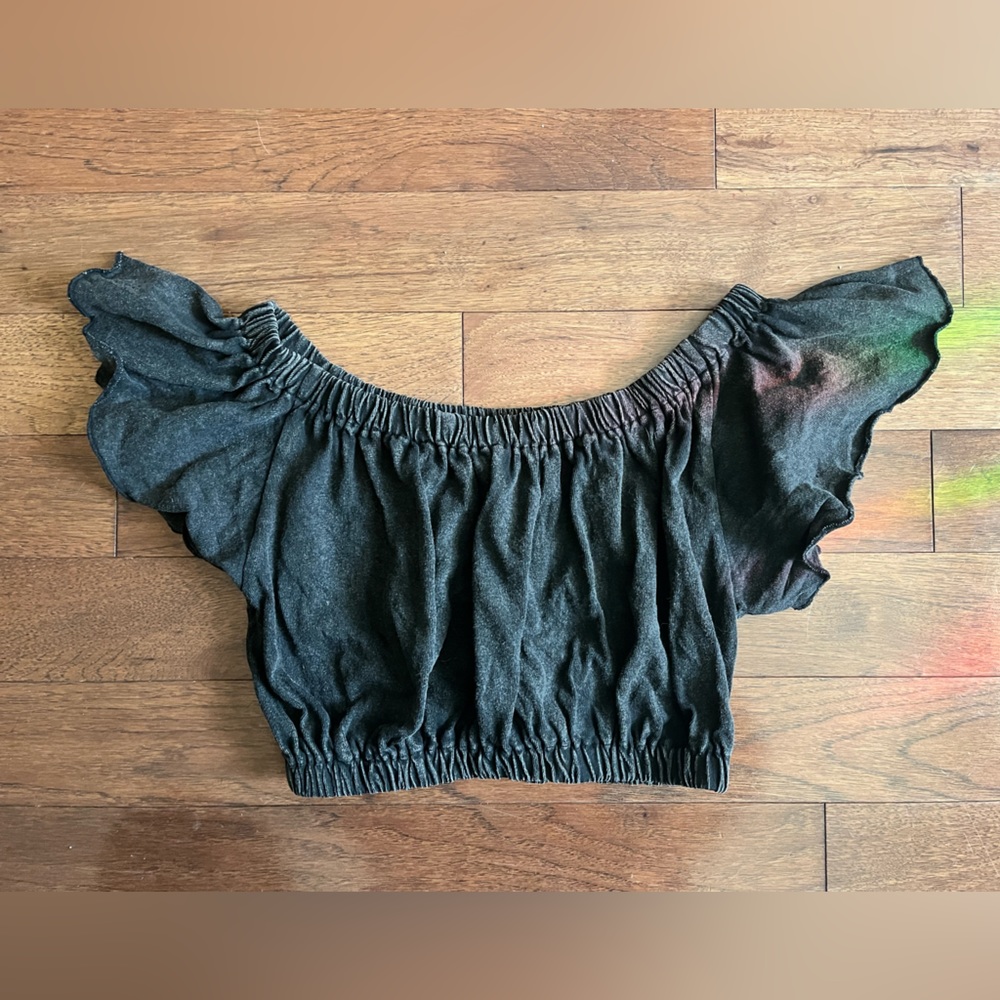 UO ruffle sleeve crop top